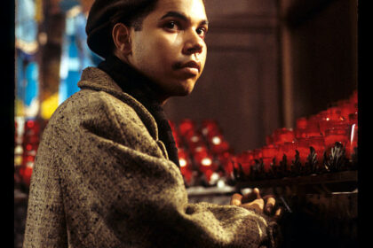 My So-Called Life still of Rickie at Christmas