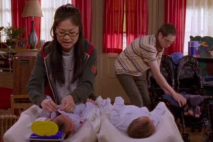 Gilmore Girls still: Lane with twin babies