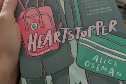 Front cover of Alice Oseman's Heartstopper graphic novel
